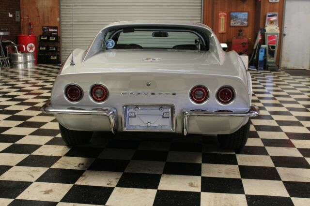 Chevrolet Corvette 1972 image number 21