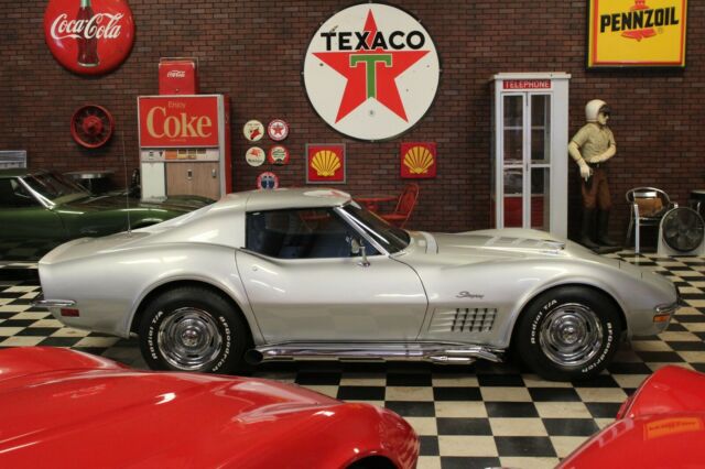 Chevrolet Corvette 1972 image number 23