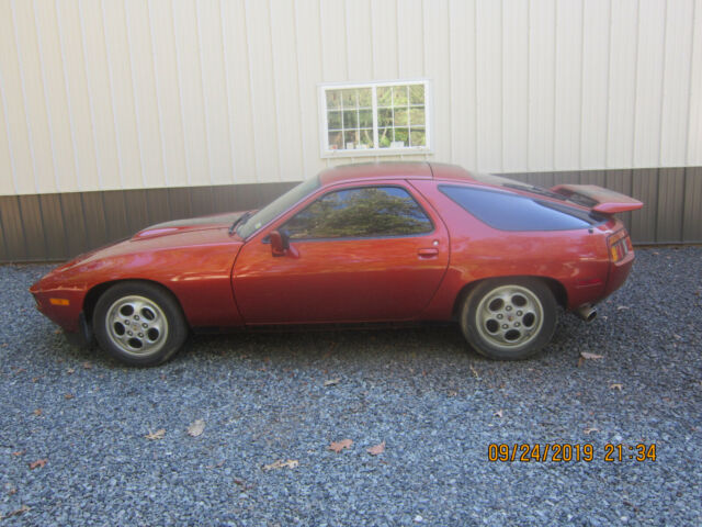 Porsche 928 1979 image number 0