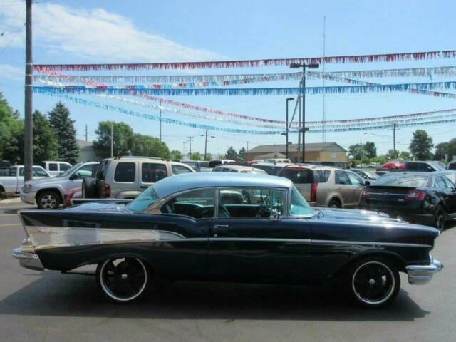 Chevrolet Bel Air/150/210 1957 image number 28