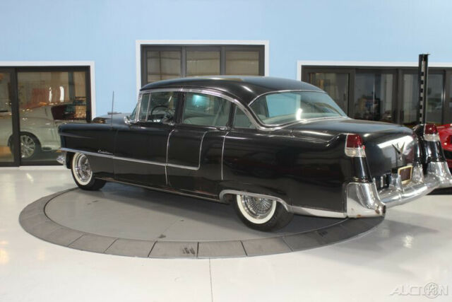 Cadillac Series 62 1955 image number 2