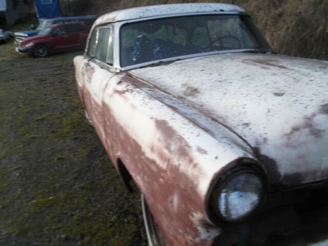 Ford Victoria 2 door Hardtop Coupe 1953 image number 19