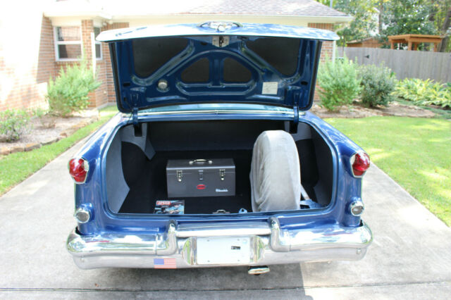 Oldsmobile Eighty-Eight 1955 image number 18