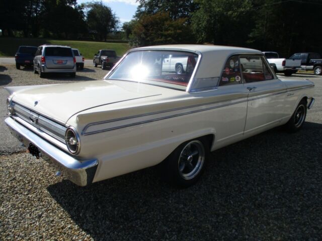 Ford Fairlane 1963 image number 29