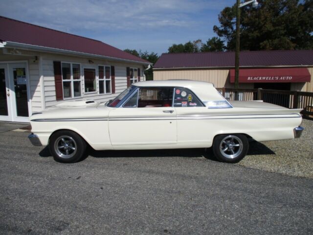 Ford Fairlane 1963 image number 9