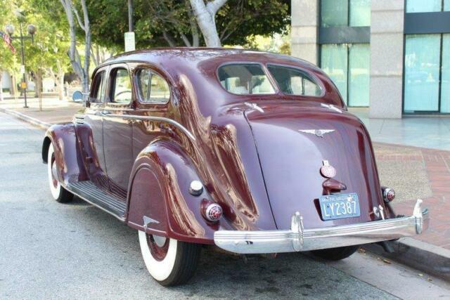 Chrysler AIRFLOW 1937 image number 2