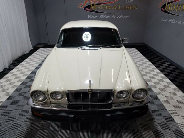 Jaguar XJ6 1978 image number 2