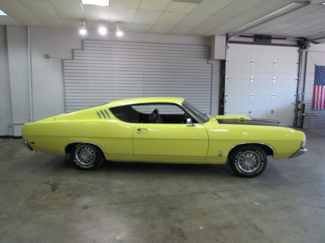 Ford Torino 1969 image number 2