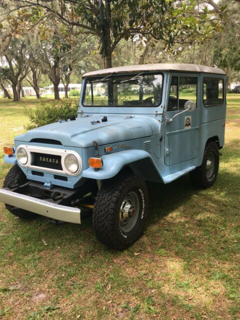 Toyota Land Cruiser 1973 image number 1