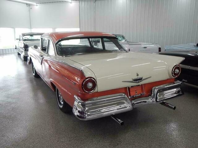 Ford Fairlane 1957 image number 29