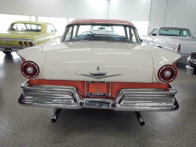 Ford Fairlane 1957 image number 30