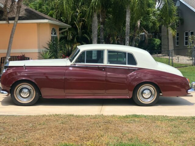 Rolls-Royce Silver Cloud 1957 image number 24