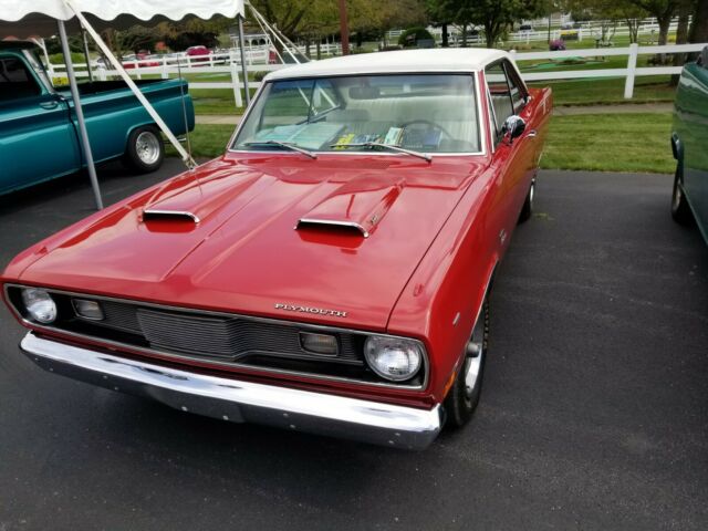 Plymouth Scamp 1971 image number 1