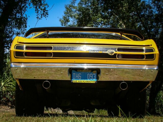 Plymouth Duster 1971 image number 32