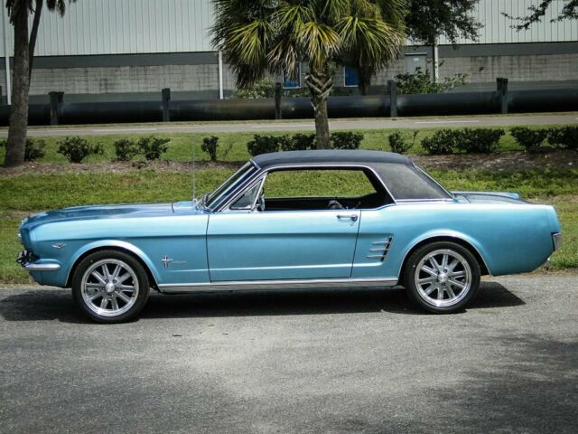 Ford Mustang 1966 image number 28