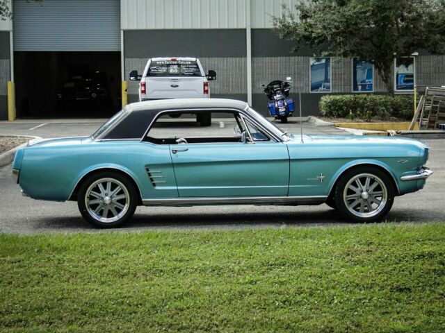 Ford Mustang 1966 image number 33