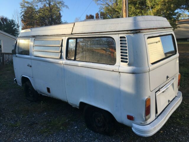 Volkswagen Bus/Vanagon 1972 image number 1