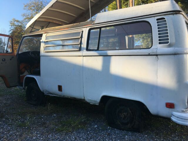 Volkswagen Bus/Vanagon 1972 image number 18