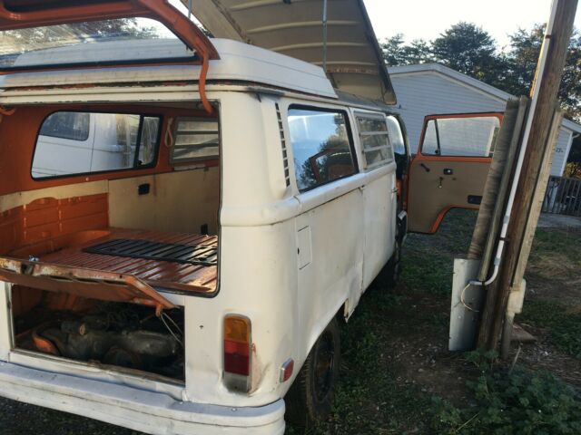 Volkswagen Bus/Vanagon 1972 image number 20