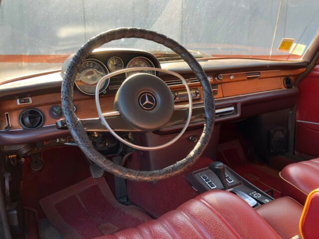 Mercedes-Benz S-Class 1971 image number 12