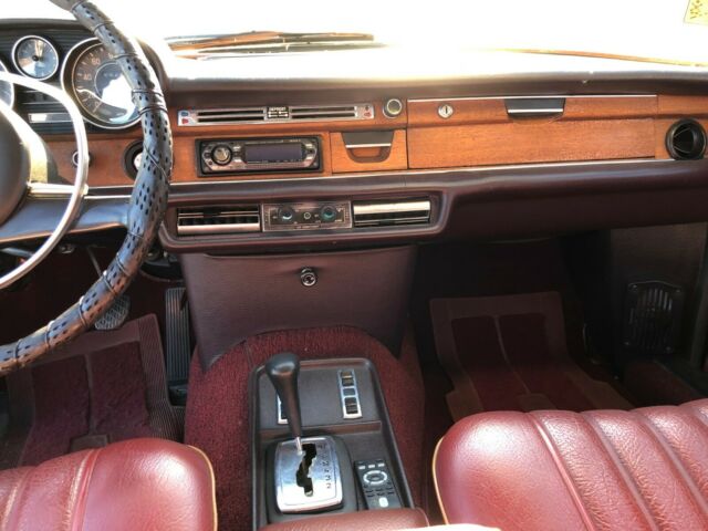 Mercedes-Benz S-Class 1971 image number 34