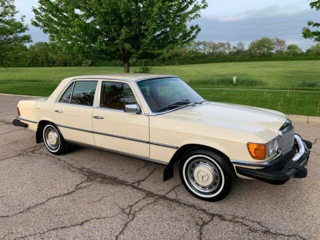 Mercedes-Benz S-Class 1979 image number 35