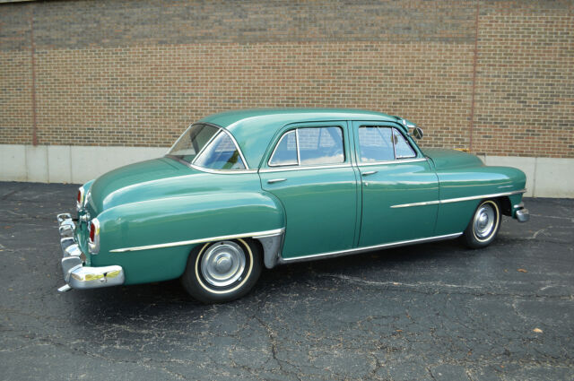 Chrysler Saratoga 1952 image number 11