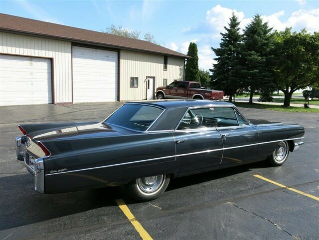 Cadillac Sedan DeVille, 1963 image number 12