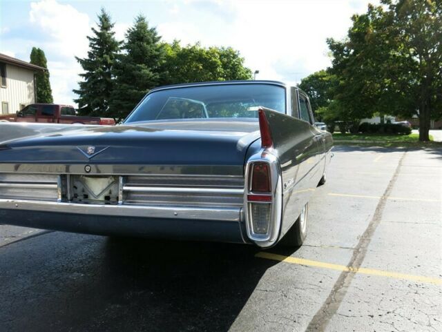 Cadillac Sedan DeVille, 1963 image number 46