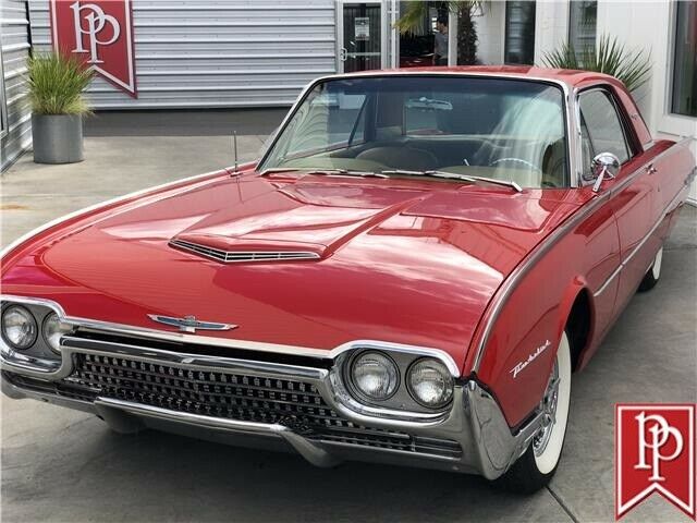 Ford Thunderbird 1962 image number 1