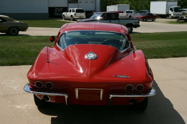 Chevrolet Corvette 1965 image number 10