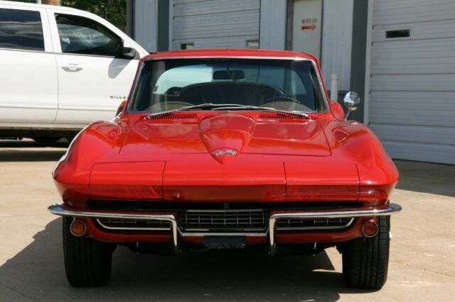 Chevrolet Corvette 1965 image number 27