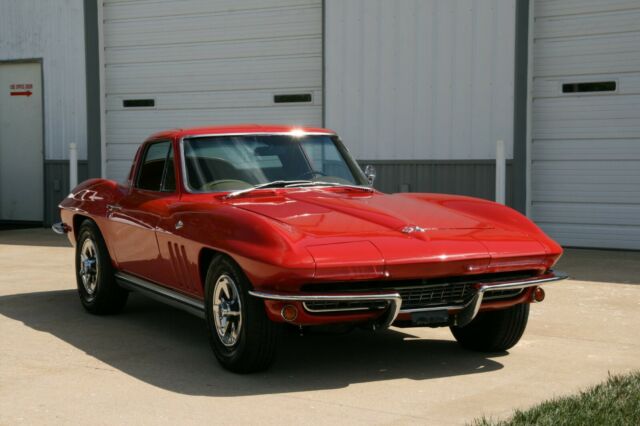 Chevrolet Corvette 1965 image number 28