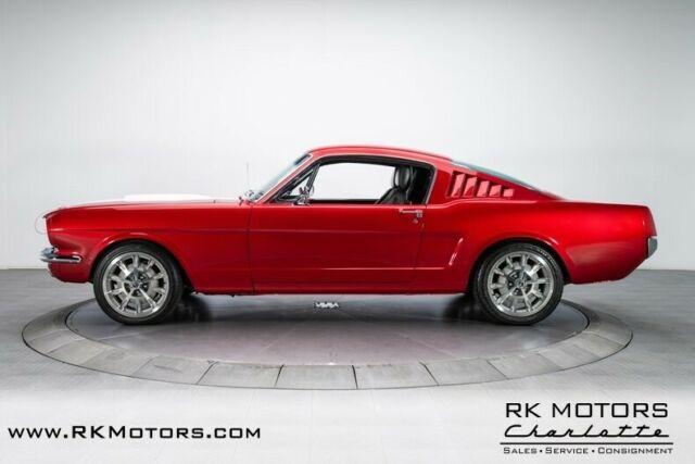 Ford Mustang 1965 image number 12