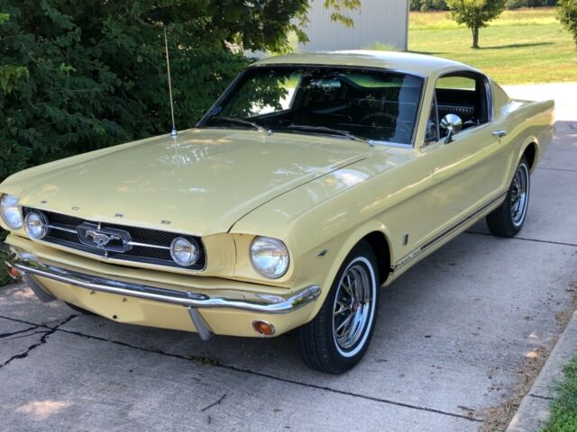 Ford Mustang 1965 image number 28