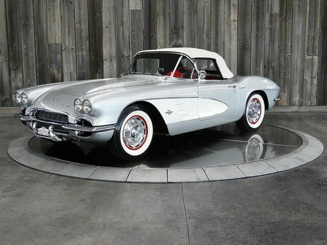 Chevrolet Corvette 1961 image number 0