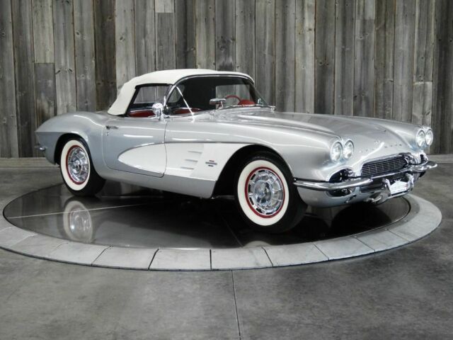 Chevrolet Corvette 1961 image number 18