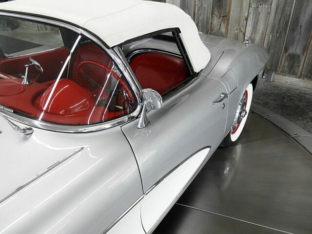 Chevrolet Corvette 1961 image number 20