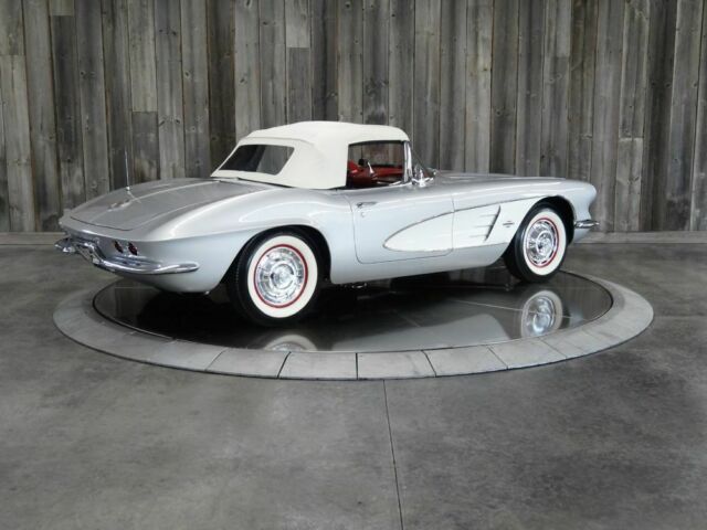 Chevrolet Corvette 1961 image number 4