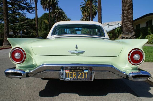 Ford Thunderbird 1957 image number 2