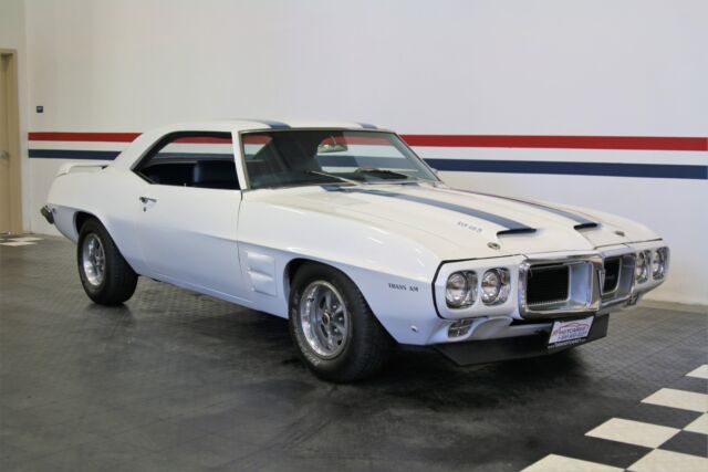 Pontiac Firebird 1969 image number 2