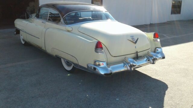 Cadillac DeVille 1953 image number 1