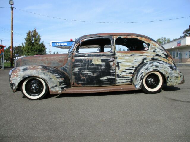 Ford 2 Door Sedan 1939 image number 30