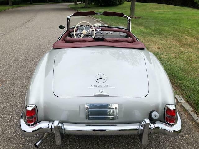 Mercedes-Benz SL-Class 1961 image number 30