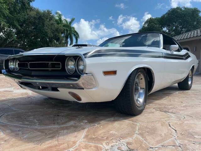 Dodge Challenger 1971 image number 18