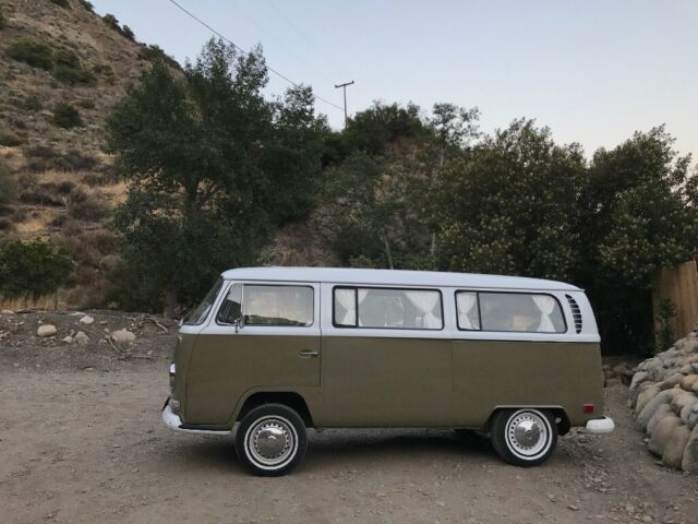 Volkswagen Bus/Vanagon 1971 image number 1