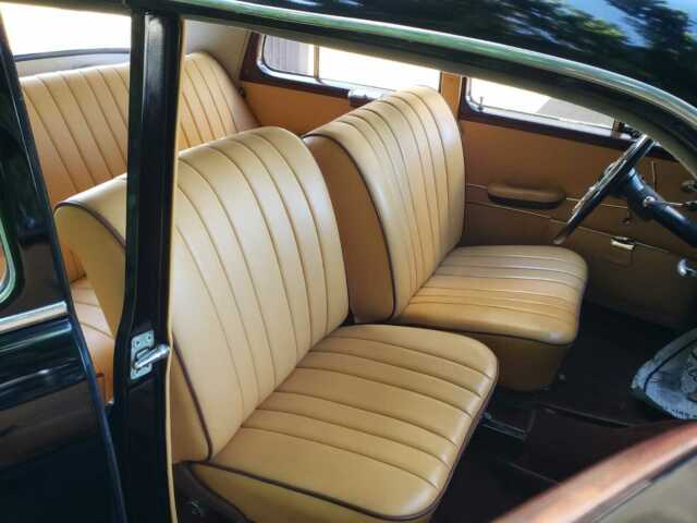 Mercedes-Benz 200-Series 1958 image number 15