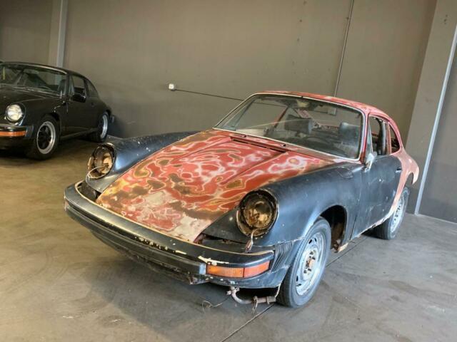 Porsche 911 1967 image number 2