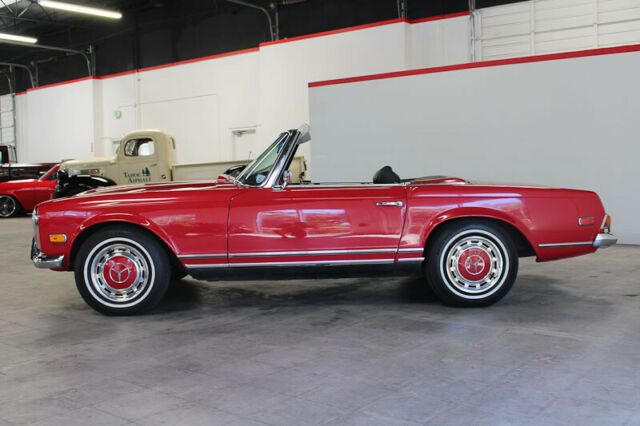 Mercedes-Benz SL-Class 1970 image number 47