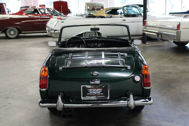 MG Midget 1967 image number 32